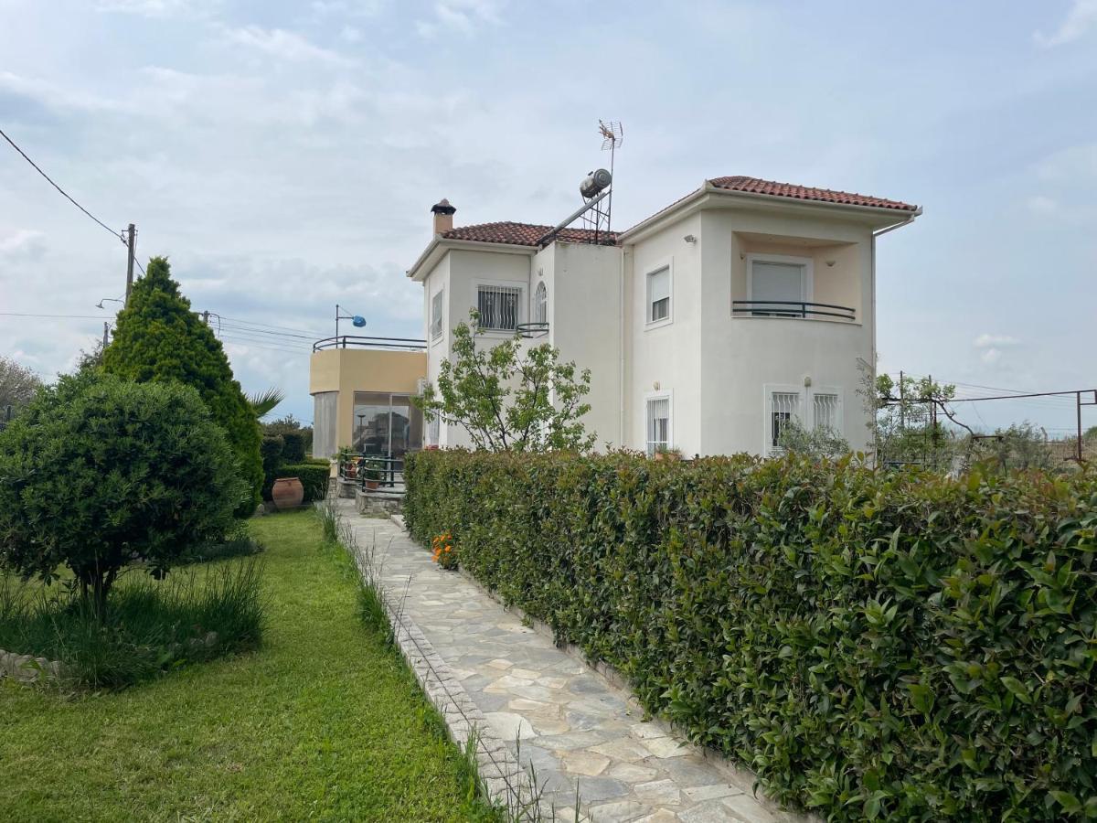 Seaside Apartment With Private Garden Nea Ankhialos Bagian luar foto