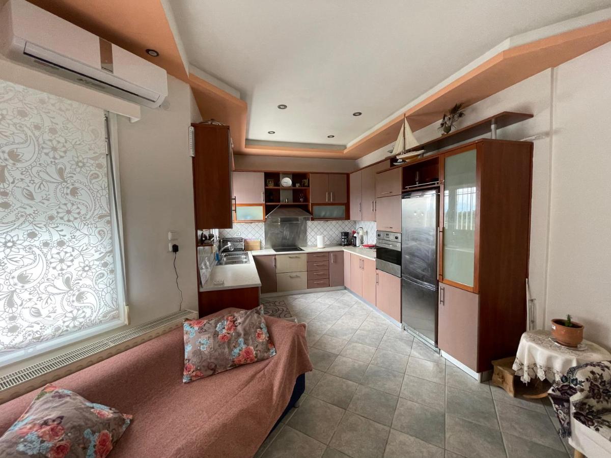 Seaside Apartment With Private Garden Nea Ankhialos Bagian luar foto