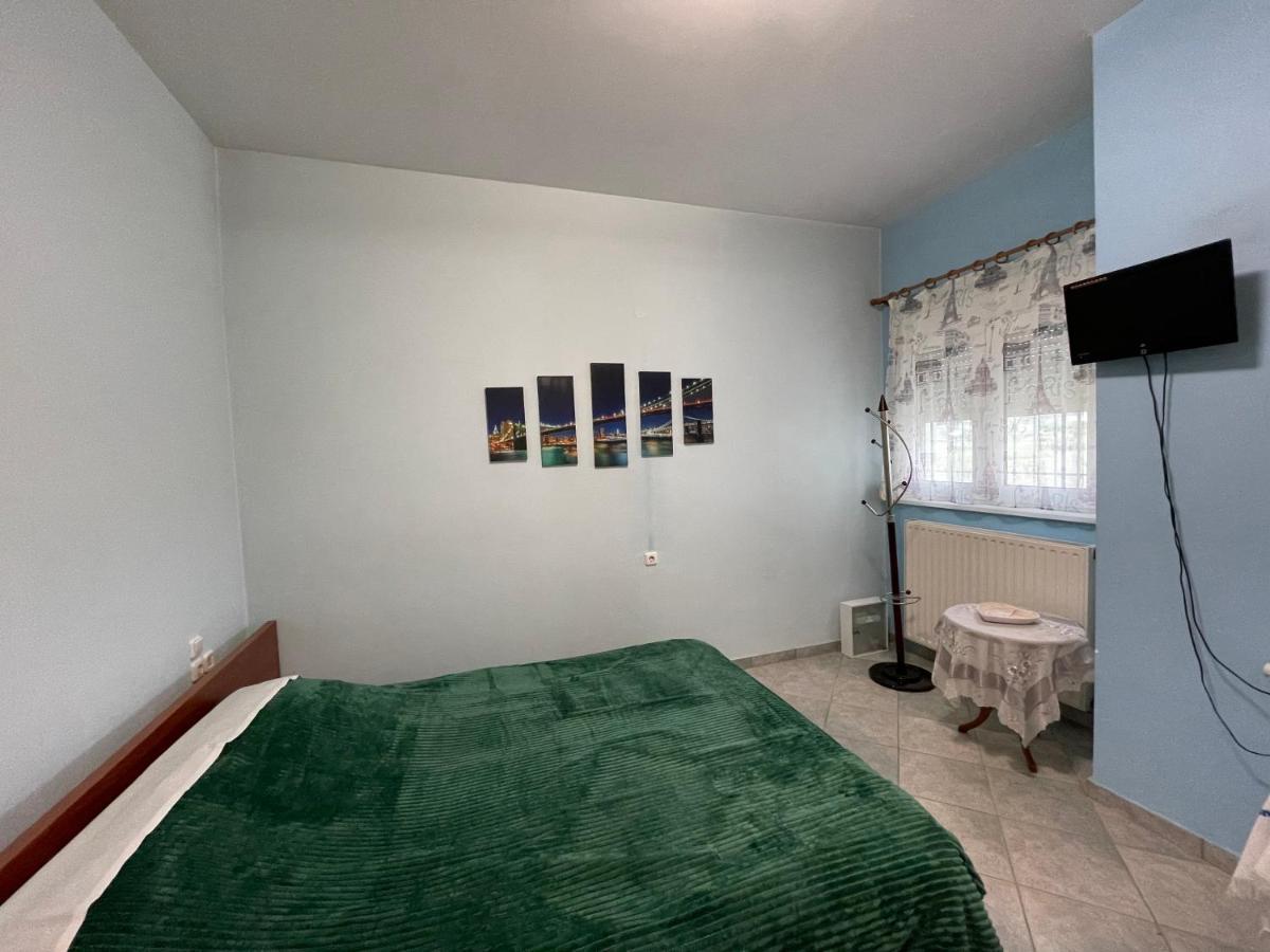 Seaside Apartment With Private Garden Nea Ankhialos Bagian luar foto