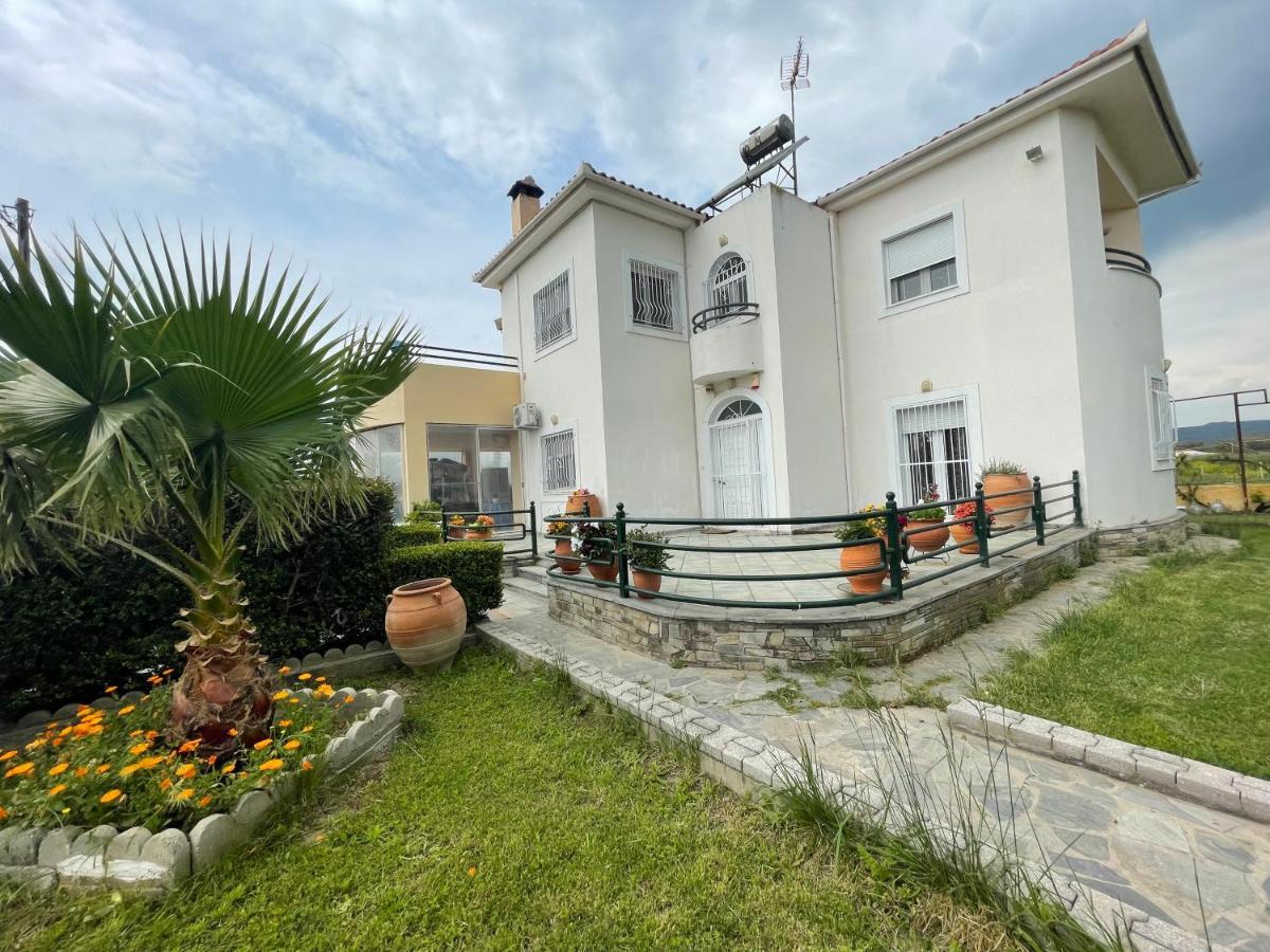 Seaside Apartment With Private Garden Nea Ankhialos Bagian luar foto